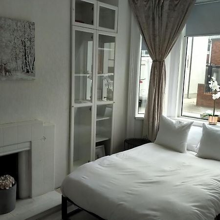 Aunty Katie'S House, Ni Tourist Board Certified With Free Continental Breakfast Appartamento Belfast Esterno foto